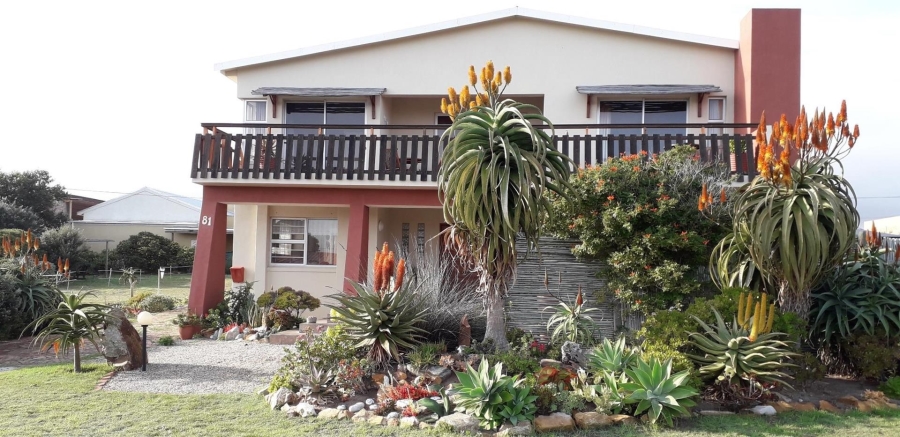 6 Bedroom Property for Sale in De Kelders Western Cape